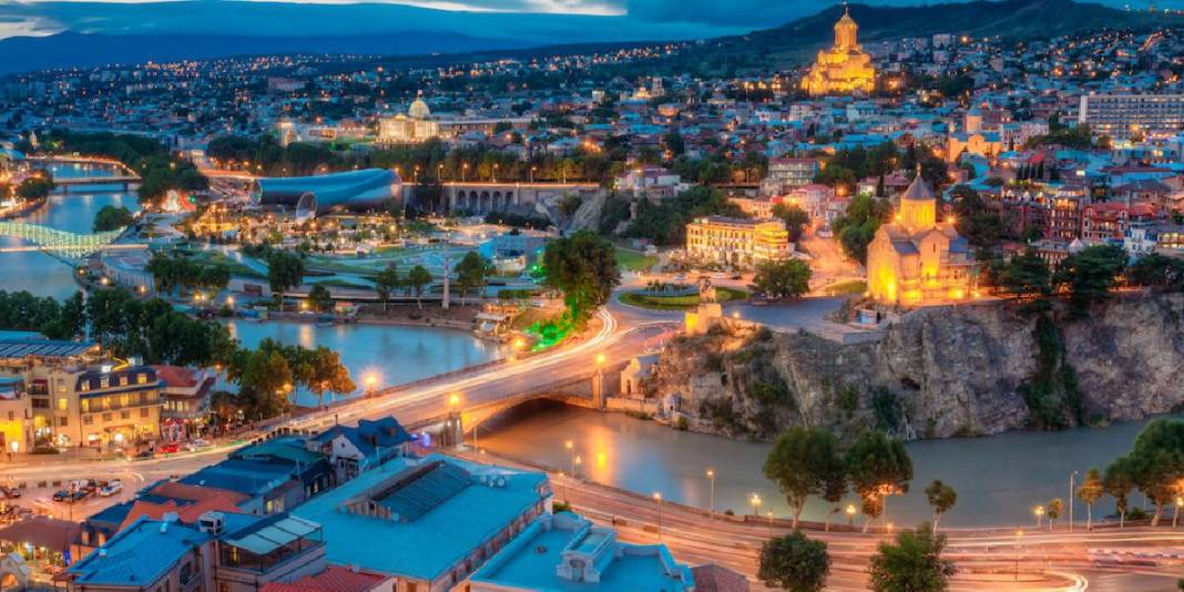 Kışın en keyifli kaçamağı! 2 saatlik uçuş mesafesinde: Yılbaşı tatili için popüler rota oldu 1